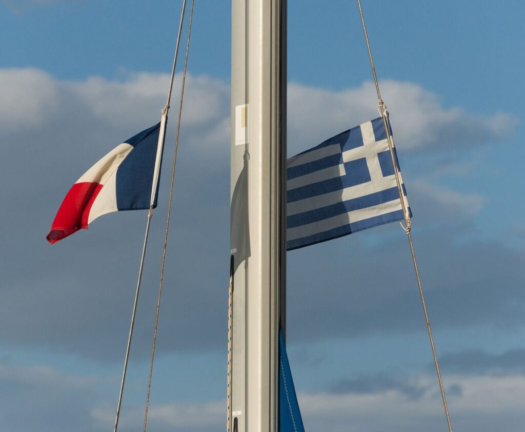 Η ελληνική σημαία.