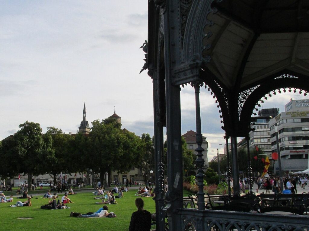 Η πλατεία Schlossplatz στο κέντρο της Στουτγάρδης.